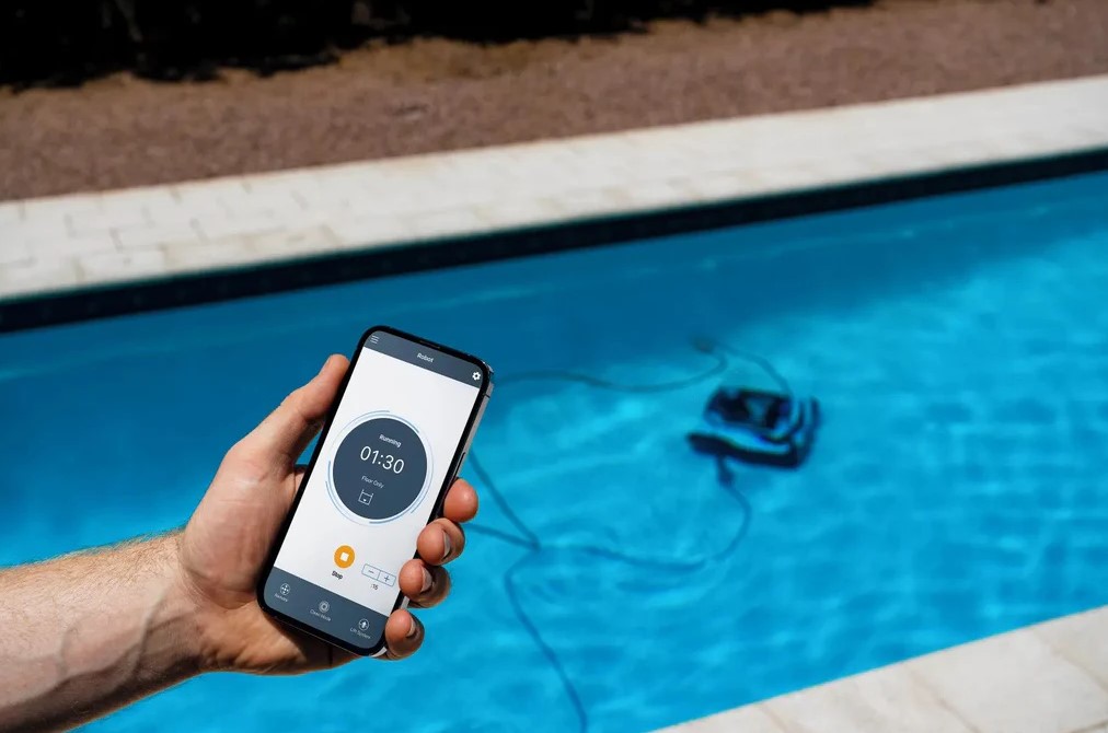 Polaris PCX 868 iQ smart robotic pool cleaner